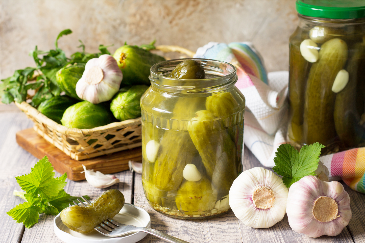 Sour Garlic Dill Pickles